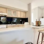 Beachfront Gardenmare By Dadovillas *