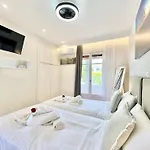 Beachfront Gardenmare By Dadovillas Litheres
