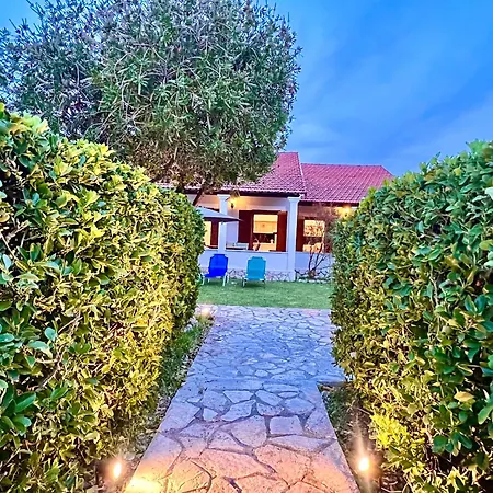 Daire Beachfront Gardenmare By Dadovillas
