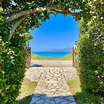 Beachfront Gardenmare By Dadovillas Apartamento Litheres