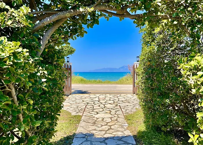 Beachfront Gardenmare By Dadovillas شقة Litheres