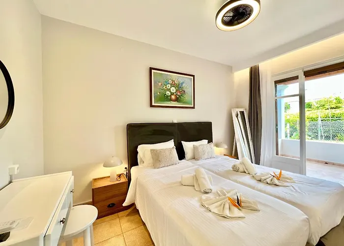 شقة Beachfront Gardenmare By Dadovillas