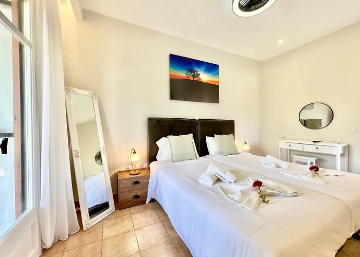 Beachfront Gardenmare By Dadovillas