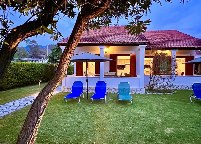 Beachfront Gardenmare By Dadovillas شقة