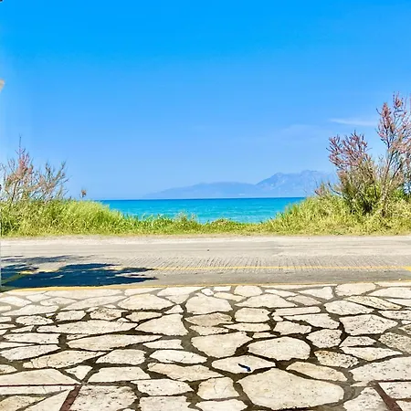 Apartmán Beachfront Gardenmare By Dadovillas