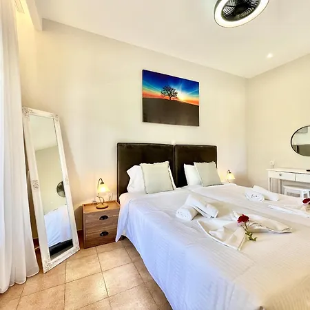 Beachfront Gardenmare By Dadovillas