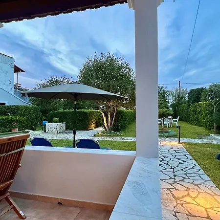 Beachfront Gardenmare By Dadovillas * Litheres