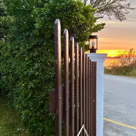 Beachfront Gardenmare By Dadovillas Apartmán *