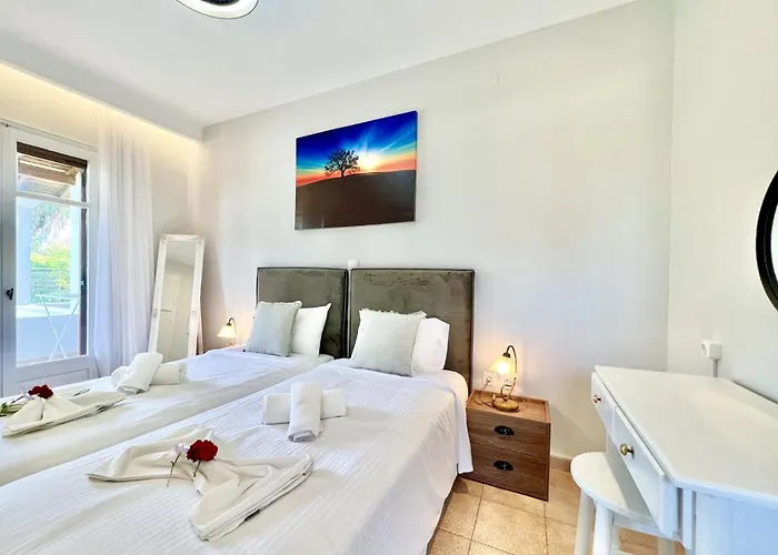 Beachfront Gardenmare By Dadovillas *