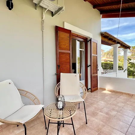 Διαμέρισμα Beachfront Gardenmare By Dadovillas