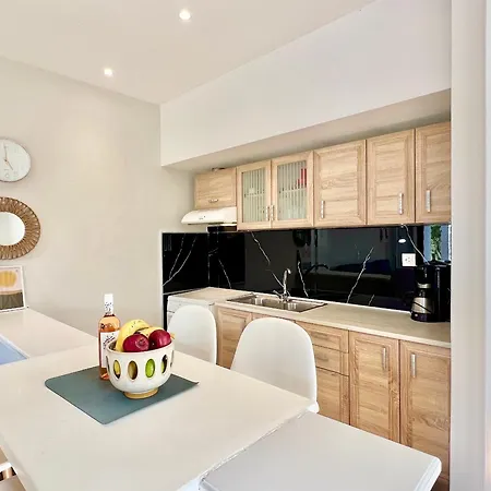 Beachfront Gardenmare By Dadovillas * Litheres