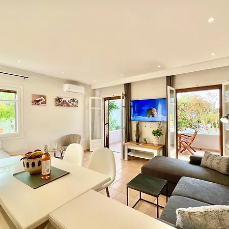 Beachfront Gardenmare By Dadovillas דירה Litheres