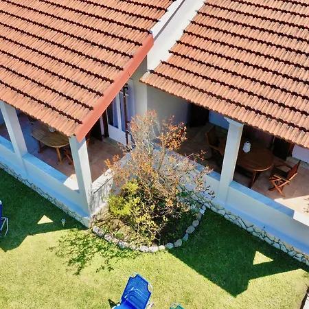 Διαμέρισμα Beachfront Gardenmare By Dadovillas *